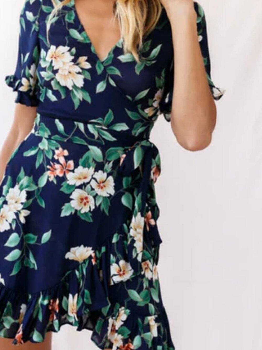 NWT Selfie Leslie Blue Floral Mini Dress Short sleeves Small